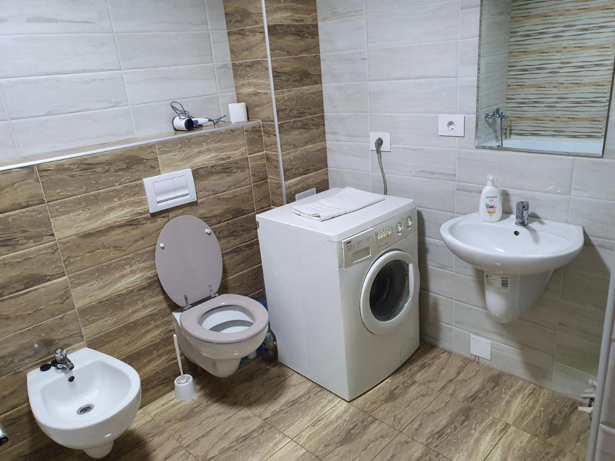 Апартаменты Nufarul Apartament Орадя Экстерьер фото